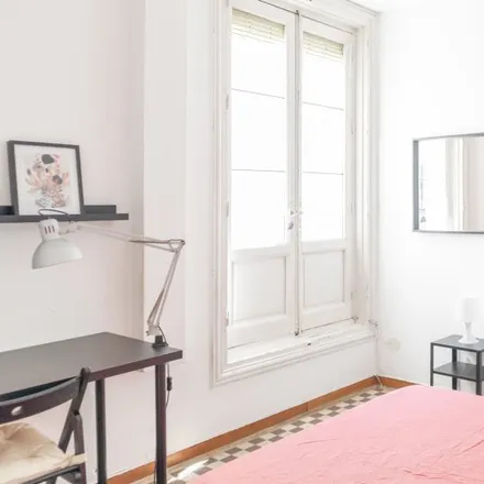 Rent this 1studio room on Madrid in Rock & Ribs;Pizza Emporio, Calle del Arenal