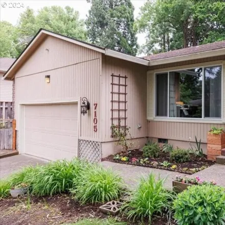 Buy this 3 bed house on 7105 Southwest Shady Court in Tigard, OR 97223