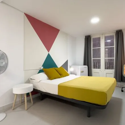 Rent this 5 bed room on Carrer d'en Rauric in 2, 08002 Barcelona