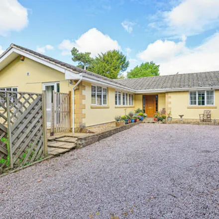 Buy this 5 bed house on Hammond Pavilion in Old Lincoln Road, Caythorpe