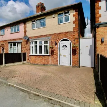 Buy this 3 bed duplex on Wanlip Avenue in Birstall, LE4 4GJ