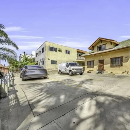 Image 1 - 4873 Rosewood Avenue, Los Angeles, CA 90004, USA - House for sale