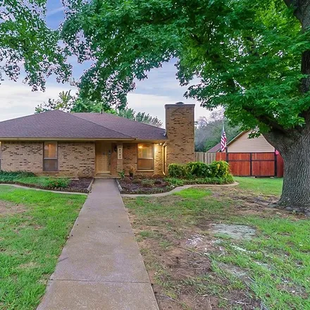 Buy this 3 bed house on 2707 Cardinal Drive in Grapevine, TX 76051