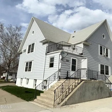 Buy this 1studio house on 136 4th Street West in Williston, ND 58801