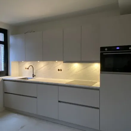 Rent this 2 bed apartment on Kleine Overstraat 42 in 7411 JM Deventer, Netherlands