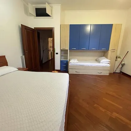 Image 4 - Piazza Lavinia, 00042 Anzio RM, Italy - Apartment for rent