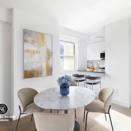 Image 3 - 245 East 35th Street, New York, NY 10016, USA - Apartment for sale