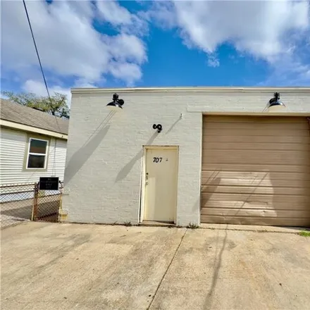 Buy this 2 bed house on 709 Avenue A in Marrero, LA 70072