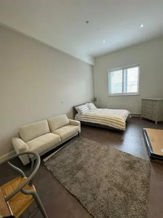 Rent this 2 bed apartment on Blackburn Road in London, NW6 3AY