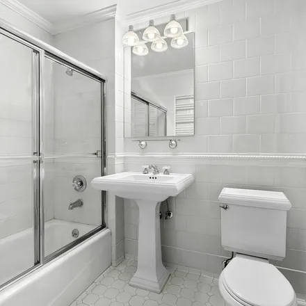 Image 3 - 402 East 76th Street, New York, NY 10021, USA - Apartment for rent