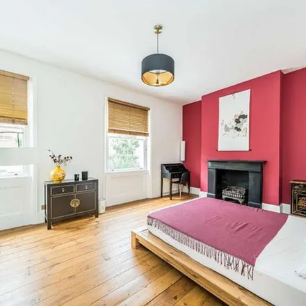 Rent this 5 bed apartment on 26 Lanhill Road in London, W9 2BS