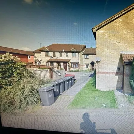 Rent this 2 bed townhouse on Coverdale in Luton, LU4 9JR