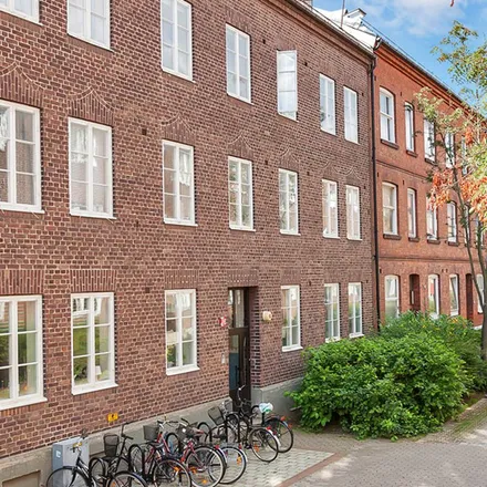 Rent this 3 bed apartment on Guldsmedsgatan 12 in 252 46 Helsingborg, Sweden