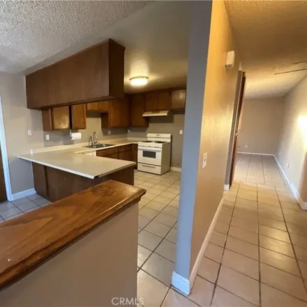 Image 5 - 12549 Kiowa Road, Apple Valley, CA 92308, USA - Apartment for rent