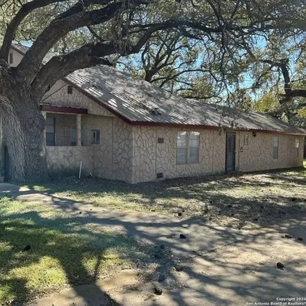 Buy this 7 bed house on 860 County Road 6612 in Medina County, TX 78016