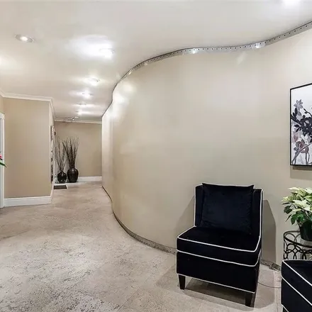 Image 2 - 8556 Holloway Drive, West Hollywood, CA 90069, USA - Apartment for rent