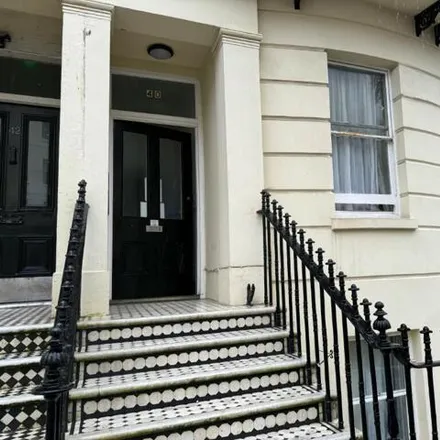 Rent this studio townhouse on Brunswick Place in Brighton, BN3 1NA