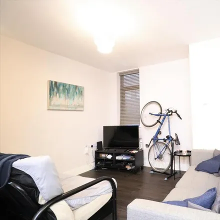 Image 3 - Greenleigh Court, Ring Road Farsley, Farsley, LS28 5FY, United Kingdom - Apartment for rent