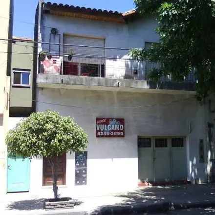 Buy this 5 bed house on Matanza 3736 in Partido de Lanús, 1828 Monte Chingolo