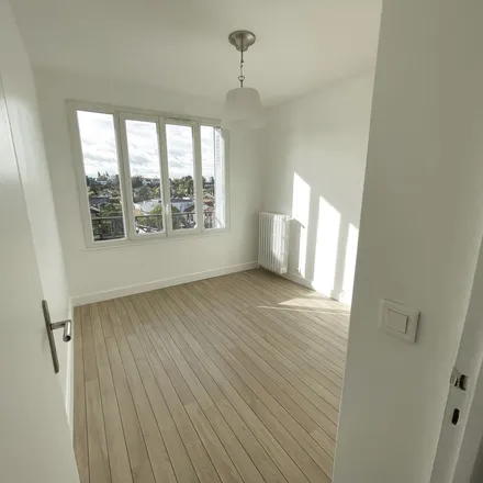 Rent this 1 bed apartment on 18bis Allée de Bellevue in 94170 Le Perreux-sur-Marne, France