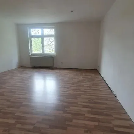 Rent this 3 bed apartment on Physiotherapie Steffi Lippmann in Gutenbergstraße 28, 09126 Chemnitz