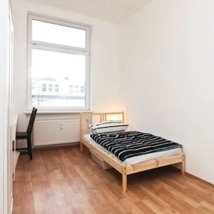 Rent this 3 bed room on Hufnagelstraße 10 in 60326 Frankfurt, Germany