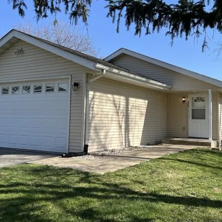 Buy this 3 bed house on 874 Maple Avenue in Machesney Park, IL 61115