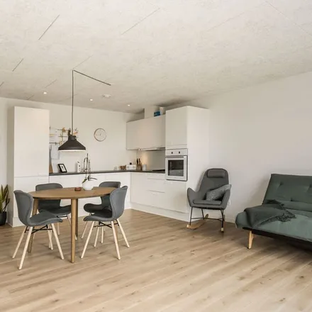 Rent this 3 bed apartment on Birkelyst 33A in 7430 Ikast, Denmark