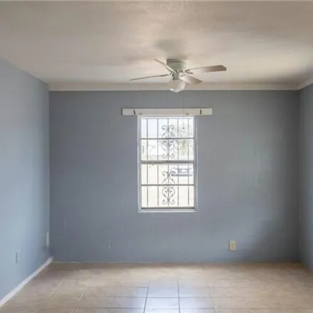 Image 3 - 933 West 1st Street, Mission, TX 78572, USA - House for sale
