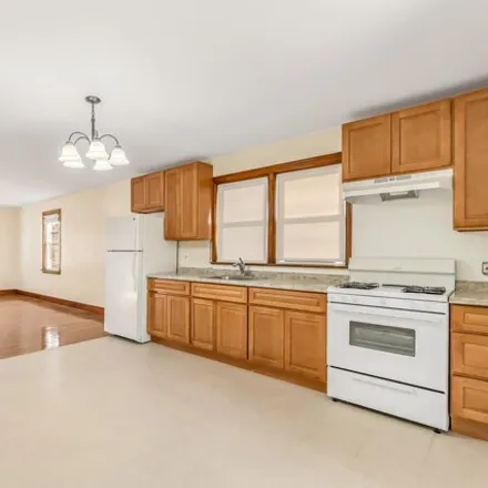 Image 7 - 26 Pilgrim Avenue, Waterbury, CT 06704, USA - Apartment for rent