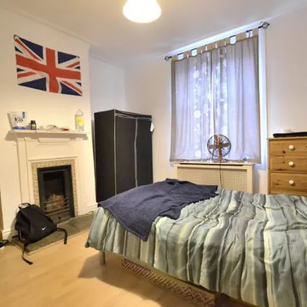 Image 2 - Lions Den, Saint Mark Street, Gloucester, GL1 2QQ, United Kingdom - Townhouse for rent