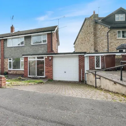 Rent this 3 bed duplex on 12 Woodland Rise in Ossett, WF2 9DL