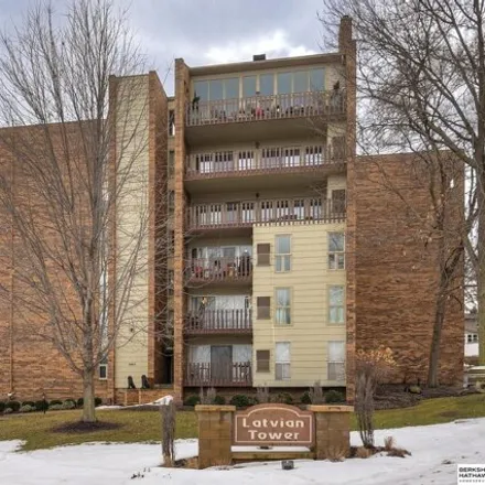 Buy this 3 bed condo on 2957 Paddock Road in Omaha, NE 68124