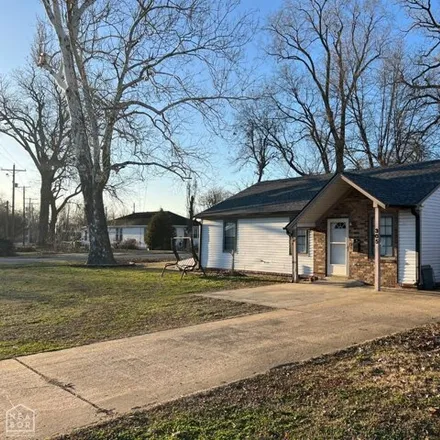 Buy this 2 bed house on 473 West Carlson Street in Trumann, AR 72472