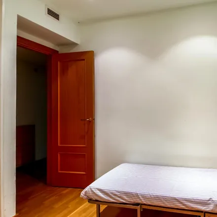 Rent this 3 bed room on Carrer de Puigmartí in 9, 08001 Barcelona