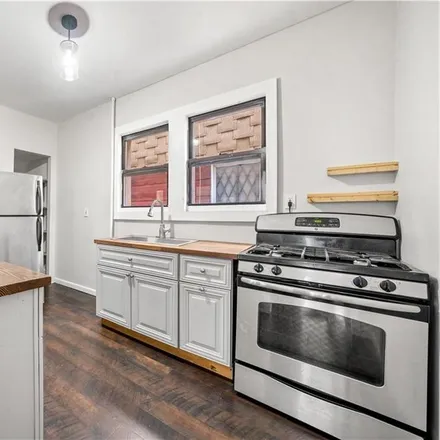 Image 4 - 2804 Cortelyou Road, New York, NY 11226, USA - Townhouse for sale