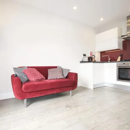 Rent this 1 bed apartment on 497 Kingsland Road in De Beauvoir Town, London