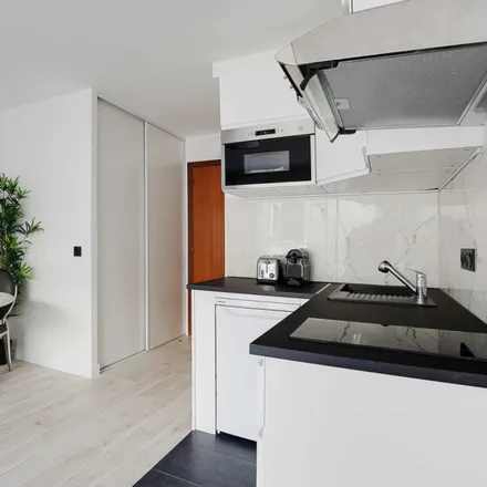 Image 6 - 10 Rue du Bouquet de Longchamp, 75116 Paris, France - Apartment for rent