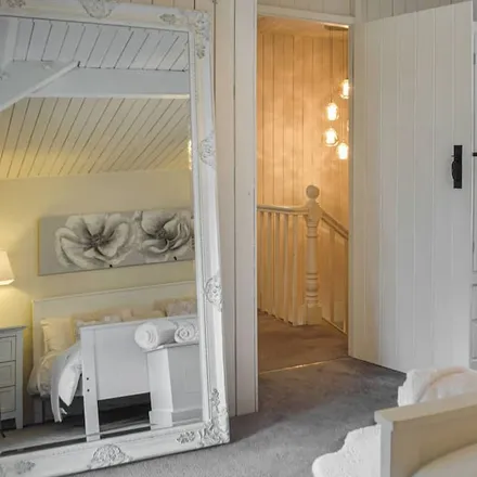 Rent this 2 bed townhouse on Llanwenog in SA40 9YN, United Kingdom