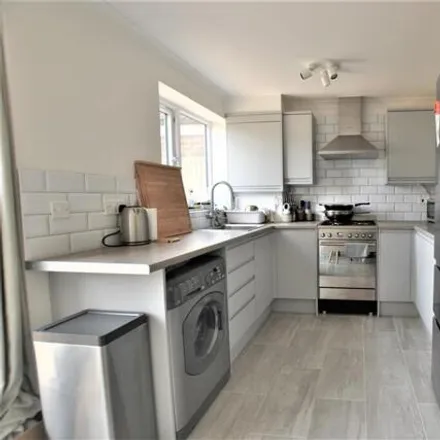 Image 2 - 1-19 Cardinal Close, Reading, RG4 8BZ, United Kingdom - Duplex for rent