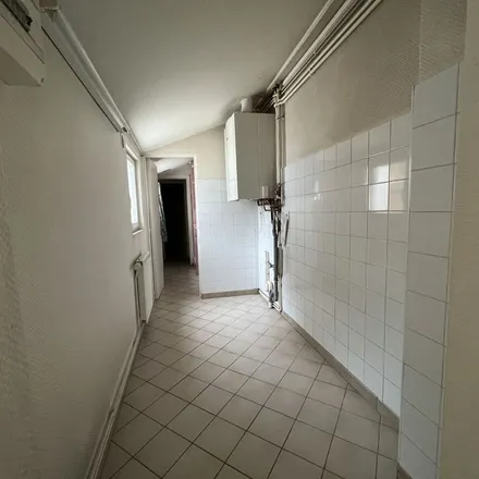Image 5 - 2 Rue Félix Desnoyers, 45170 Neuville-aux-Bois, France - Apartment for rent
