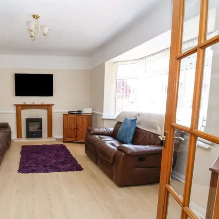 Rent this 3 bed townhouse on Wirral in CH61 1DB, United Kingdom