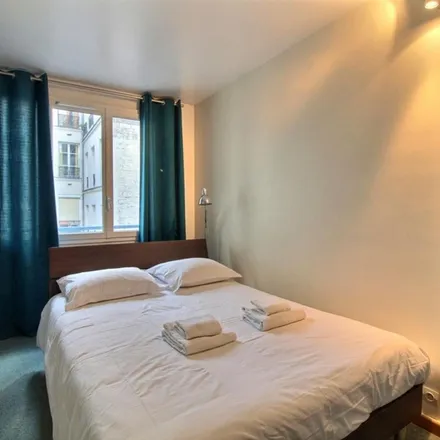 Image 9 - 64 Rue Marguerite de Rochechouart, 75009 Paris, France - Apartment for rent