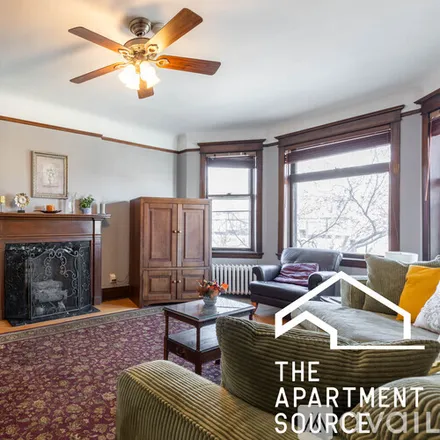 Rent this 3 bed apartment on 825 W Diversey Pkwy