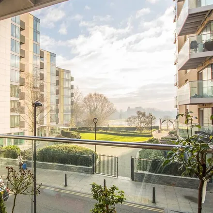 Rent this 3 bed apartment on Zer Cafe and Juice Bar in Goodchild Road, London