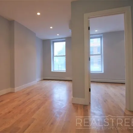 Image 1 - 489 Tompkins Avenue, New York, NY 11216, USA - House for rent