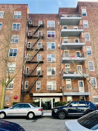 Buy this studio apartment on 3206 Fairfield Avenue in New York, NY 10463