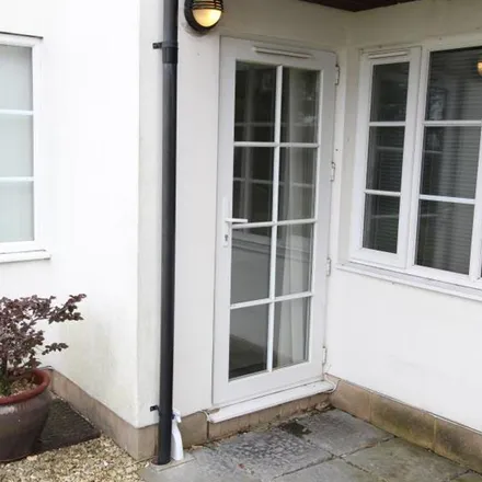 Rent this 2 bed apartment on Kilkenny Place in North Weston, BS20 6JD
