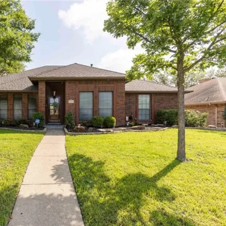 Buy this 3 bed house on 1413 Knob Hill Drive in Rose Hill, Garland