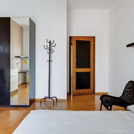 Image 8 - Viale Emilio Caldara, 8, 20122 Milan MI, Italy - Apartment for rent